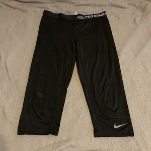 Nike Pro Combat Capri Leggings Large